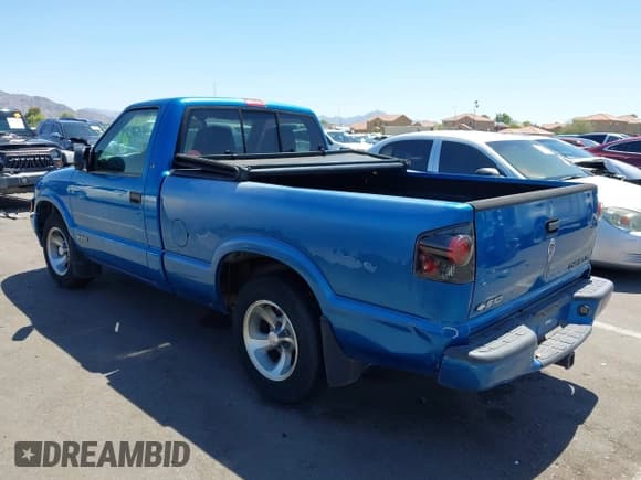 ✅ 2000 Chevrolet S-10 LS • VIN: 1GCCS14W3YK130186 • Лот: 42581957. Опубликован ранее на IAAI с пробегом 152 531 миль. Бесплатный доступ к архиву аукционных продаж из США и подробный отчёт об истории автомобиля на DreamBid. Изображение 3.