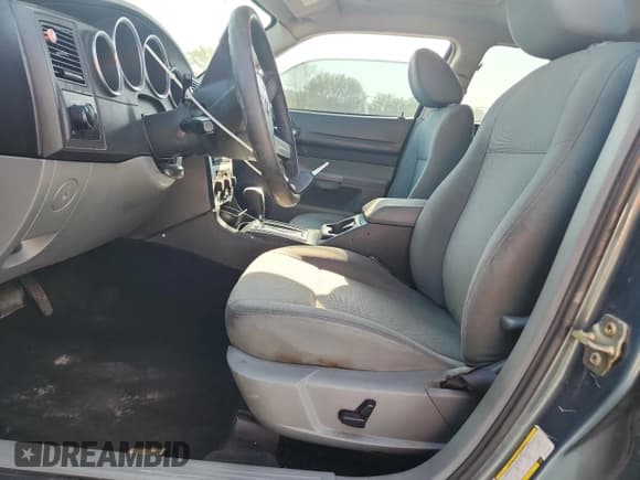 ✅ 2005 Dodge Magnum SE • VIN: 2D4FV48V35H570230 • Lot: 80493115. Wystawiony na Copart z przebiegiem 211 589 mil. Bezpłatny archiwum sprzedaży aukcyjnych z USA i szczegółowy raport historii pojazdu na DreamBid. Zdjęcie 7.