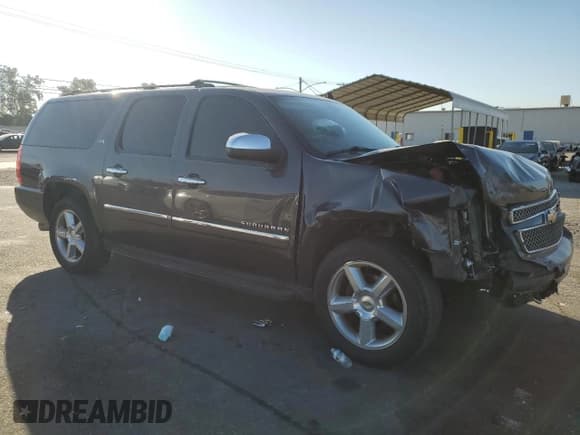 ✅ 2011 Chevrolet Suburban LTZ • VIN: 1GNSKKE38BR207064 • Lot: 70100724. Wystawiony na Copart z przebiegiem 209 336 mil. Bezpłatny archiwum sprzedaży aukcyjnych z USA i szczegółowy raport historii pojazdu na DreamBid. Zdjęcie 4.