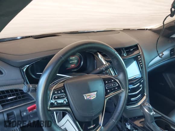 ✅ 2016 Cadillac CTS-V • VIN: 1G6A15S65G0163529 • Lot: 42214275. Wystawiony na IAAI z przebiegiem 84 062 mil. Bezpłatny archiwum sprzedaży aukcyjnych z USA i szczegółowy raport historii pojazdu na DreamBid. Zdjęcie 21.