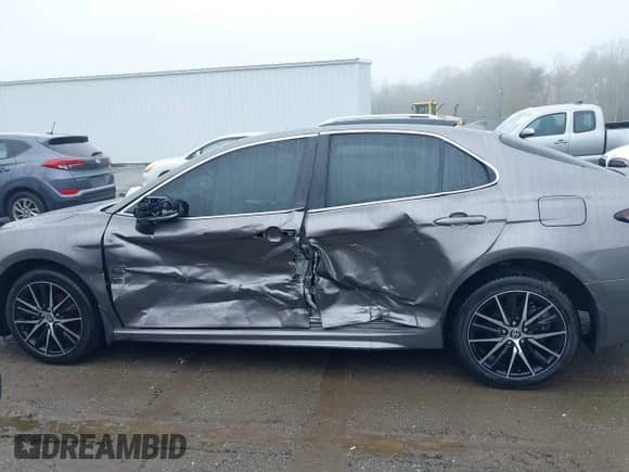 2022 Toyota Camry SE with VIN 4T1G11BK1NU068450, listed as a IAAI auction lot 42179167 with 41,013 mi miles and . Bid and sale history available at DreamBid. Image 15.