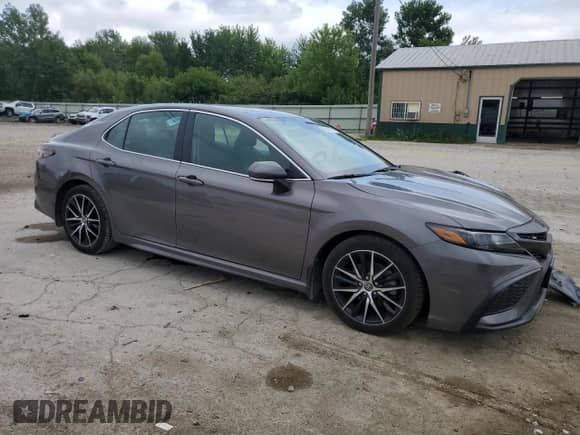 2022 Toyota Camry SE with VIN 4T1G11BK2NU048613, listed as a Copart auction lot 67994955 with 50,250 mi miles and Salvage title. Bid and sale history available at DreamBid. Image 4.