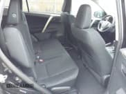 ✅ 2013 Toyota RAV4 XLE • VIN: 2T3RFREV8DW051312 • Lot: 43544949. Wystawiony na IAAI z przebiegiem 91 791 mil. Bezpłatny archiwum sprzedaży aukcyjnych z USA i szczegółowy raport historii pojazdu na DreamBid. Zdjęcie 8.