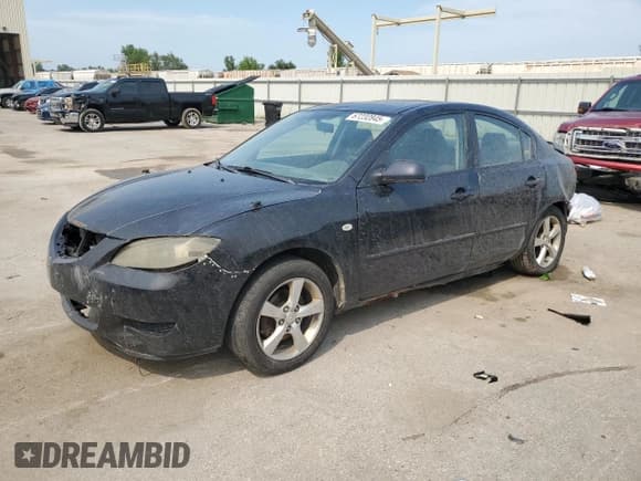 ✅ 2005 Mazda 3 i • VIN: JM1BK12F151328149 • Лот: 67232845. Опубликован ранее на Copart с пробегом 239 173 миль. Бесплатный доступ к архиву аукционных продаж из США и подробный отчёт об истории автомобиля на DreamBid. Изображение 1.