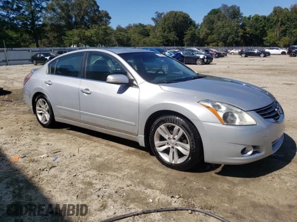 ✅ 2010 Nissan Altima SR • VIN: 1N4BL2AP7AN552130 • Лот: 71968755. Опубликован ранее на Copart с пробегом 179 822 миль. Бесплатный доступ к архиву аукционных продаж из США и подробный отчёт об истории автомобиля на DreamBid. Изображение 4.