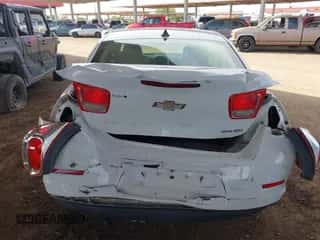 2013 Chevrolet Malibu LS z VIN 1G11B5SA8DF143372, wystawiony jako IAAI lot #43250501 z przebiegiem 249 820 mil mil oraz . Historia ofert i sprzedaży dostępna na DreamBid. Obrazek 6.