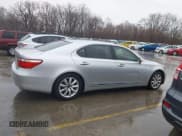 ✅ 2007 Lexus LS 460 L • VIN: JTHGL46F375013281 • Lot: 41725707. Listed on IAAI with 197,202 mi. Free auction sales archive from the USA and detailed vehicle history report at DreamBid. Image 13.