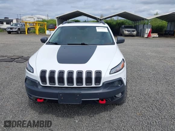 ✅ 2017 Jeep Cherokee Trailhawk L Plus • VIN: 1C4PJMBS2HD218558 • Lot: 42239283. Wystawiony na IAAI z przebiegiem 147 838 mil. Bezpłatny archiwum sprzedaży aukcyjnych z USA i szczegółowy raport historii pojazdu na DreamBid. Zdjęcie 12.