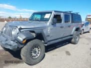 ✅ 2020 Jeep Gladiator Sport S • VIN: 1C6HJTAG6LL108940 • Lot: 43351668. Wystawiony na IAAI z przebiegiem 69 718 mil. Bezpłatny archiwum sprzedaży aukcyjnych z USA i szczegółowy raport historii pojazdu na DreamBid. Zdjęcie 2.