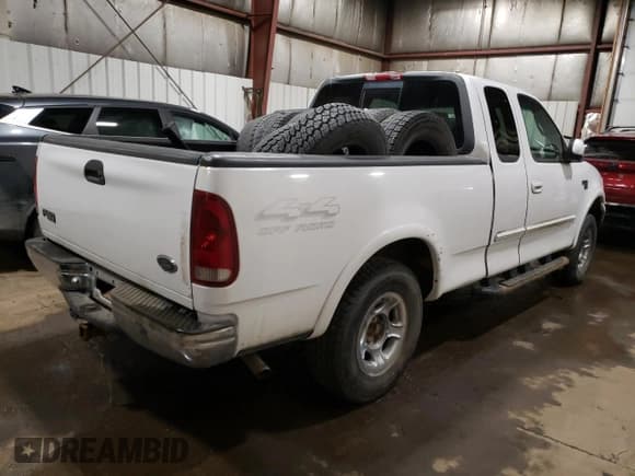 ✅ 1999 Ford F-150 XL • VIN: 1FTRX18LXXKA69025 • Lot: 57625035. Wystawiony na Copart z przebiegiem Nie podano. Bezpłatny archiwum sprzedaży aukcyjnych z USA i szczegółowy raport historii pojazdu na DreamBid. Zdjęcie 3.