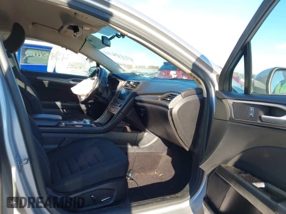 ✅ 2017 Ford Fusion SE • VIN: 3FA6P0H74HR362535 • Lot: 43445642. Listed on IAAI with 137,666 mi. Free auction sales archive from the USA and detailed vehicle history report at DreamBid. Image 5.