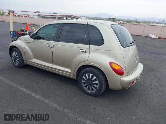 ✅ 2005 Chrysler PT Cruiser • VIN: 3C4FY48B45T636866 • Lot: 43035377. Listed on IAAI with 110,236 mi. Free auction sales archive from the USA and detailed vehicle history report at DreamBid. Image 3.