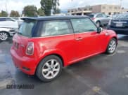 ✅ 2010 MINI Hardtop S • VIN: WMWMF7C58ATZ74239 • Lot: 43741250. Wystawiony na IAAI z przebiegiem 91 566 mil. Bezpłatny archiwum sprzedaży aukcyjnych z USA i szczegółowy raport historii pojazdu na DreamBid. Zdjęcie 4.