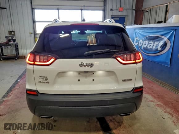 ✅ 2021 Jeep Cherokee Latitude Lux • VIN: 1C4PJMMX8MD102512 • Lot: 94221965. Listed on Copart with 111,706 mi. Free auction sales archive from the USA and detailed vehicle history report at DreamBid. Image 6.