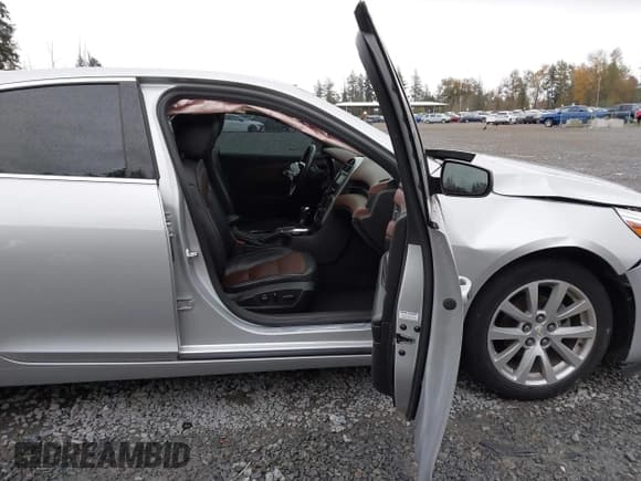 ✅ 2015 Chevrolet Malibu LTZ • VIN: 1G11F5SL3FF282110 • Lot: 43516279. Listed on IAAI with 131,961 mi. Free auction sales archive from the USA and detailed vehicle history report at DreamBid. Image 5.