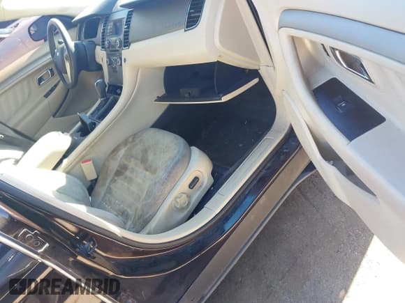 ✅ 2014 Ford Taurus SE • VIN: 1FAHP2D83EG149291 • Лот: 43800830. Опубликован ранее на IAAI с пробегом 127 711 миль. Бесплатный доступ к архиву аукционных продаж из США и подробный отчёт об истории автомобиля на DreamBid. Изображение 5.