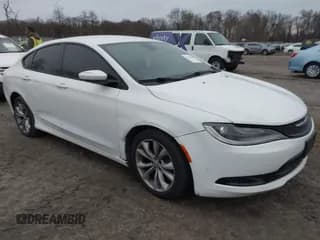 ✅ 2015 Chrysler 200 S • VIN: 1C3CCCBB0FN598479 • Лот: 43794689. Опубликован ранее на IAAI с пробегом 191 849 миль. Бесплатный доступ к архиву аукционных продаж из США и подробный отчёт об истории автомобиля на DreamBid. Изображение 1.