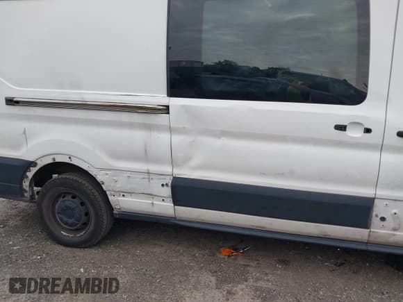 ✅ 2019 Ford Transit • VIN: 1FTYR2CM7KKA73943 • Lot: 43265731. Listed on IAAI with 242,037 mi. Free auction sales archive from the USA and detailed vehicle history report at DreamBid. Image 6.