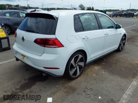 ✅ 2018 Volkswagen Golf GTI S • VIN: 3VW447AU6JM292040 • Лот: 42770758. Опубликован ранее на IAAI с пробегом 47 812 миль. Бесплатный доступ к архиву аукционных продаж из США и подробный отчёт об истории автомобиля на DreamBid. Изображение 4.