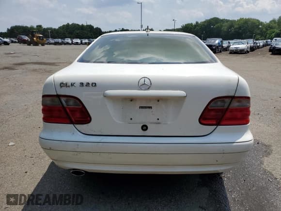 ✅ 2002 Mercedes-Benz CLK 320/430 • VIN: WDBLJ65G82T118283 • Lot: 59277095. Wystawiony na Copart z przebiegiem Nie podano. Bezpłatny archiwum sprzedaży aukcyjnych z USA i szczegółowy raport historii pojazdu na DreamBid. Zdjęcie 6.