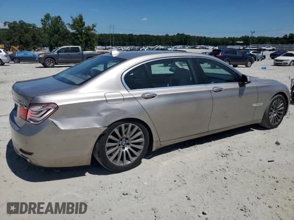 ✅ 2010 BMW 7 Series 750Li • VIN: WBAKB8C58ACY62873 • Лот: 64665405. Опубликован ранее на Copart с пробегом 121 851 миль. Бесплатный доступ к архиву аукционных продаж из США и подробный отчёт об истории автомобиля на DreamBid. Изображение 3.