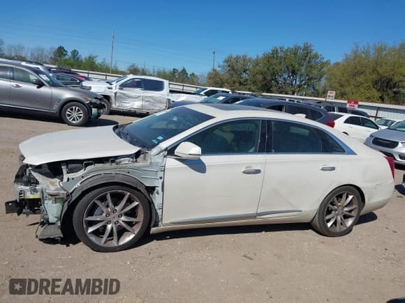 ✅ 2015 Cadillac XTS Premium • VIN: 2G61R5S38F9155816 • Lot: 41830536. Listed on IAAI with 105,891 mi. Free auction sales archive from the USA and detailed vehicle history report at DreamBid. Image 15.