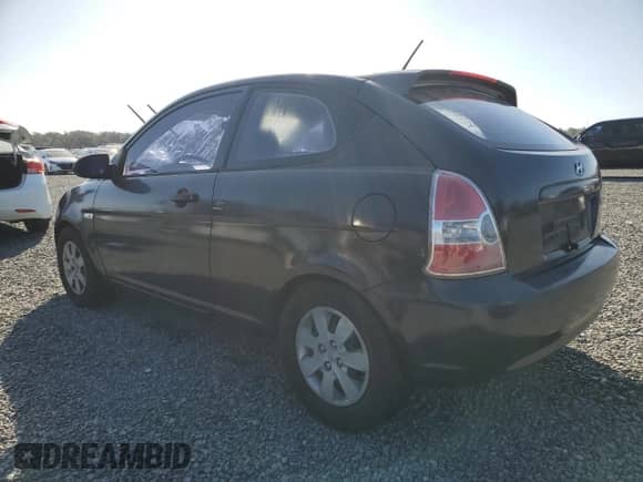2008 Hyundai Accent GS z VIN KMHCM36C48U068659, wystawiony jako Copart lot #76048994 z przebiegiem 123 108 mil mil oraz Szkoda całkowita • Salvage title. Historia ofert i sprzedaży dostępna na DreamBid. Obrazek 2.
