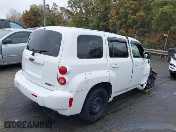 ✅ 2009 Chevrolet HHR LS • VIN: 3GNCA13B69S618496 • Lot: 41952230. Listed on IAAI with 111,945 mi. Free auction sales archive from the USA and detailed vehicle history report at DreamBid. Image 4.