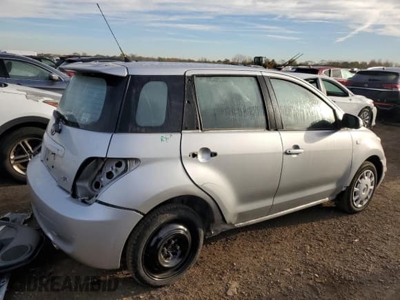 ✅ 2006 Scion xA • VIN: JTKKT624460144123 • Lot: 89697695. Wystawiony na Copart z przebiegiem 88 928 mil. Bezpłatny archiwum sprzedaży aukcyjnych z USA i szczegółowy raport historii pojazdu na DreamBid. Zdjęcie 3.