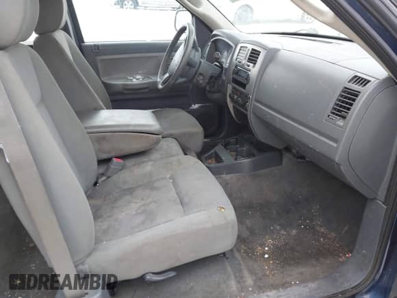 2006 Dodge Dakota SLT with VIN 1D7HW42N36S589968, listed as a IAAI auction lot 41623888 with 174,464 mi miles and . Bid and sale history available at DreamBid. Image 5.