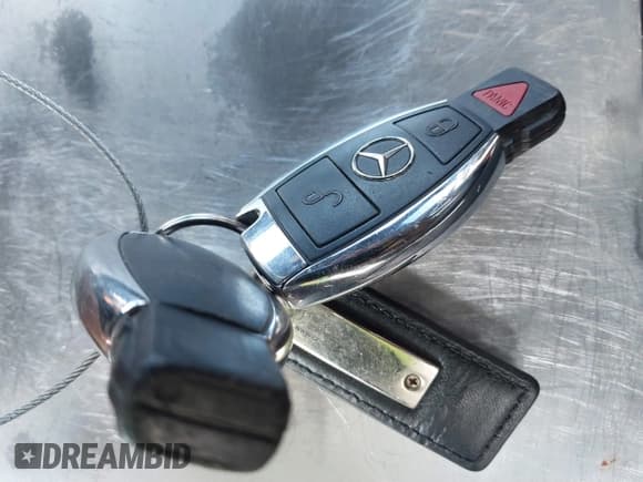 ✅ 2011 Mercedes-Benz GLK 350 • VIN: WDCGG8HB6BF692676 • Lot: 41751569. Wystawiony na IAAI z przebiegiem 208 036 mil. Bezpłatny archiwum sprzedaży aukcyjnych z USA i szczegółowy raport historii pojazdu na DreamBid. Zdjęcie 11.