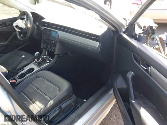 ✅ 2021 Volkswagen Passat SE • VIN: 1VWSA7A36MC010167 • Lot: 43496917. Listed on IAAI with 74,403 mi. Free auction sales archive from the USA and detailed vehicle history report at DreamBid. Image 5.