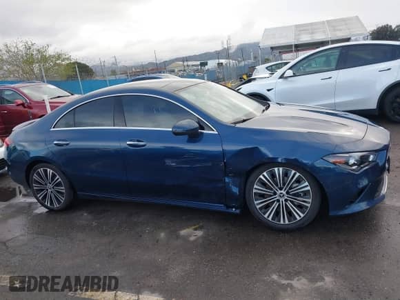 2022 Mercedes-Benz CLA 250 с VIN W1K5J4GB9NN318524, выставлен на аукционе IAAI как лот 41788973 с пробегом 21 707 миль миль и . История ставок и продаж доступна на DreamBid. Изображение 13.