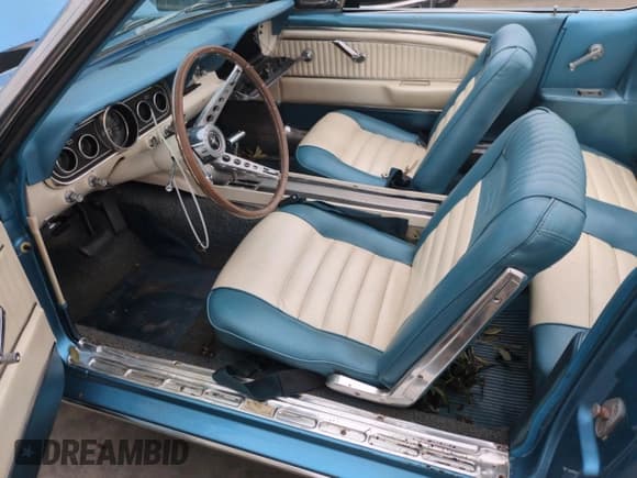 ✅ 1966 Ford Mustang • VIN: 6R08T191465 • Lot: 74263644. Wystawiony na Copart z przebiegiem 54 288 mil. Bezpłatny archiwum sprzedaży aukcyjnych z USA i szczegółowy raport historii pojazdu na DreamBid. Zdjęcie 7.