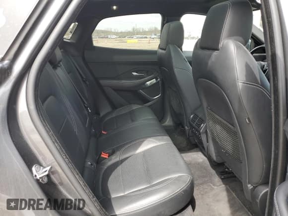 ✅ 2018 Jaguar E-Pace • VIN: SADFM2GX7J1Z32905 • Lot: 51543095. Wystawiony na Copart z przebiegiem 80 501 mil. Bezpłatny archiwum sprzedaży aukcyjnych z USA i szczegółowy raport historii pojazdu na DreamBid. Zdjęcie 11.