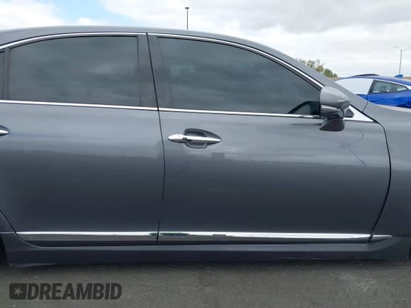 ✅ 2013 Lexus LS 460 • VIN: JTHBL5EF4D5124192 • Lot: 42117321. Wystawiony na IAAI z przebiegiem 177 989 mil. Bezpłatny archiwum sprzedaży aukcyjnych z USA i szczegółowy raport historii pojazdu na DreamBid. Zdjęcie 14.