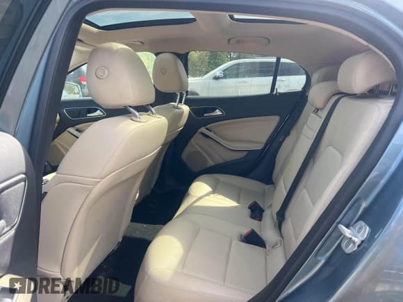 ✅ 2015 Mercedes-Benz GLA 250 • VIN: WDCTG4GB0FJ154227 • Лот: 43249399. Опубликован ранее на IAAI с пробегом 208 372 миль. Бесплатный доступ к архиву аукционных продаж из США и подробный отчёт об истории автомобиля на DreamBid. Изображение 8.