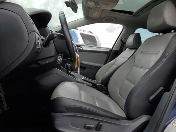 ✅ 2013 Volkswagen Jetta Hybrid SE • VIN: 3VW637AJ6DM229316 • Lot: 53700565. Listed on Copart with 140,156 mi. Free auction sales archive from the USA and detailed vehicle history report at DreamBid. Image 7.