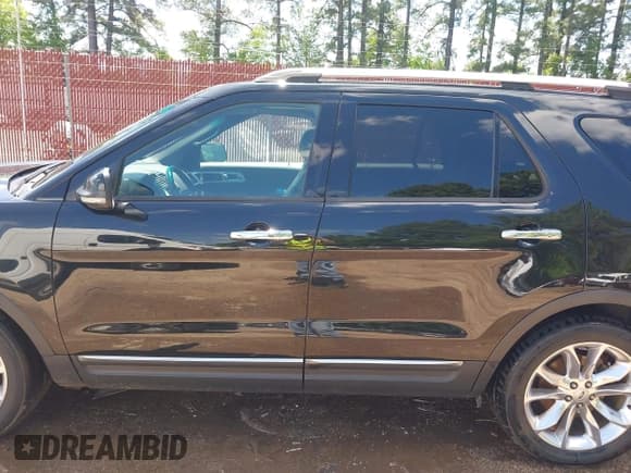 ✅ 2013 Ford Explorer Limited • VIN: 1FM5K7F87DGA50134 • Lot: 41969090. Wystawiony na IAAI z przebiegiem 145 245 mil. Bezpłatny archiwum sprzedaży aukcyjnych z USA i szczegółowy raport historii pojazdu na DreamBid. Zdjęcie 14.