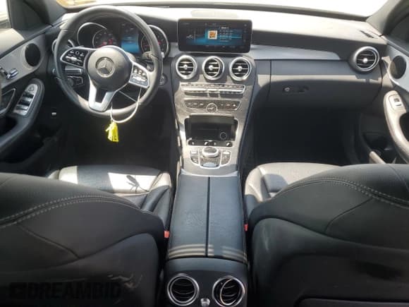 ✅ 2019 Mercedes-Benz C 300 • VIN: 55SWF8DB7KU298133 • Lot: 54626885. Wystawiony na Copart z przebiegiem 21 281 mil. Bezpłatny archiwum sprzedaży aukcyjnych z USA i szczegółowy raport historii pojazdu na DreamBid. Zdjęcie 8.