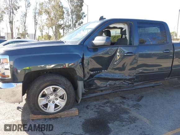 ✅ 2018 Chevrolet Silverado 1500 LT • VIN: 1GCPCREC6JF213658 • Lot: 41399740. Wystawiony na IAAI z przebiegiem 66 562 mil. Bezpłatny archiwum sprzedaży aukcyjnych z USA i szczegółowy raport historii pojazdu na DreamBid. Zdjęcie 6.