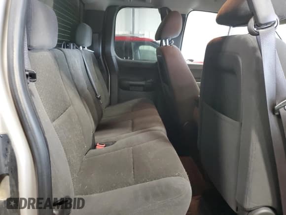 ✅ 2007 Chevrolet Silverado 2500HD Work Truck • VIN: 1GCHK29K87E506699 • Лот: 65772784. Опубликован ранее на Copart с пробегом 161 536 миль. Бесплатный доступ к архиву аукционных продаж из США и подробный отчёт об истории автомобиля на DreamBid. Изображение 10.