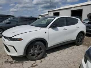 2024 Dodge Hornet R/T Plus с VIN ZACPDFDW6R3A25469, выставлен на аукционе Copart как лот 46692555 с пробегом 1 546 миль миль и На запчасти • Non repairable. История ставок и продаж доступна на DreamBid. Изображение 1.