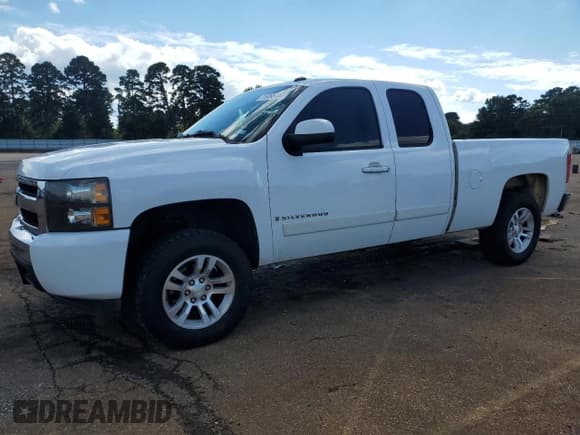 ✅ 2008 Chevrolet Silverado 1500 2LT • VIN: 1GCEC19J98Z295928 • Lot: 71609814. Wystawiony na Copart z przebiegiem 244 062 mil. Bezpłatny archiwum sprzedaży aukcyjnych z USA i szczegółowy raport historii pojazdu na DreamBid. Zdjęcie 1.