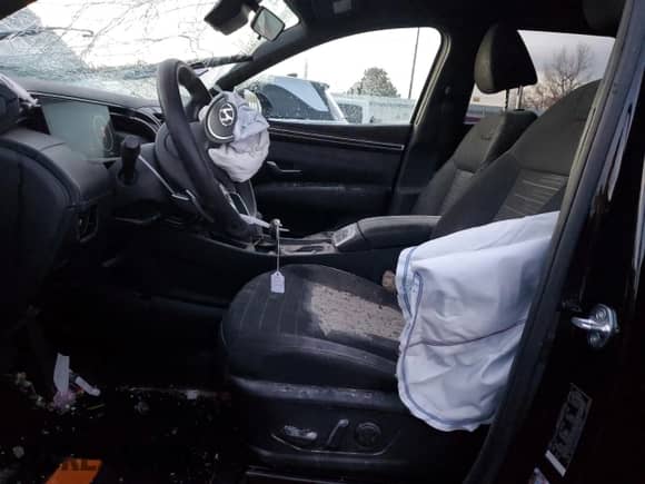 2023 Hyundai Santa Cruz Night Edition с VIN 5NTJCDAF9PH066003, выставлен на аукционе Copart как лот 41445055 с пробегом Не указан миль и Списание • Salvage title. История ставок и продаж доступна на DreamBid. Изображение 7.