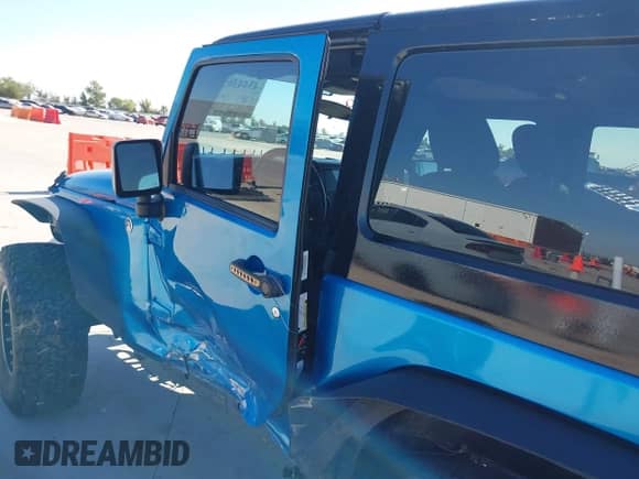 2012 Jeep Wrangler Sport с VIN 1C4GJWAG8CL199036, выставлен на аукционе IAAI как лот 43443659 с пробегом 100 492 миль миль и . История ставок и продаж доступна на DreamBid. Изображение 18.