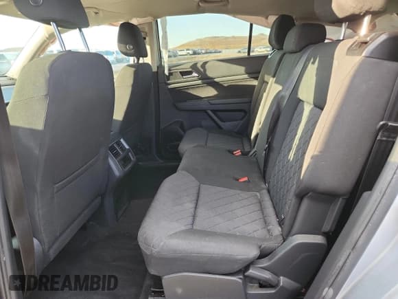✅ 2018 Volkswagen Atlas S • VIN: 1V2GR2CA1JC527533 • Lot: 85124245. Listed on Copart with 105,150 mi. Free auction sales archive from the USA and detailed vehicle history report at DreamBid. Image 11.