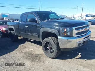 ✅ 2013 Chevrolet Silverado 1500 LS • VIN: 1GCRKREA3DZ142805 • Lot: 43414915. Listed on IAAI with 130,868 mi. Free auction sales archive from the USA and detailed vehicle history report at DreamBid. Image 1.