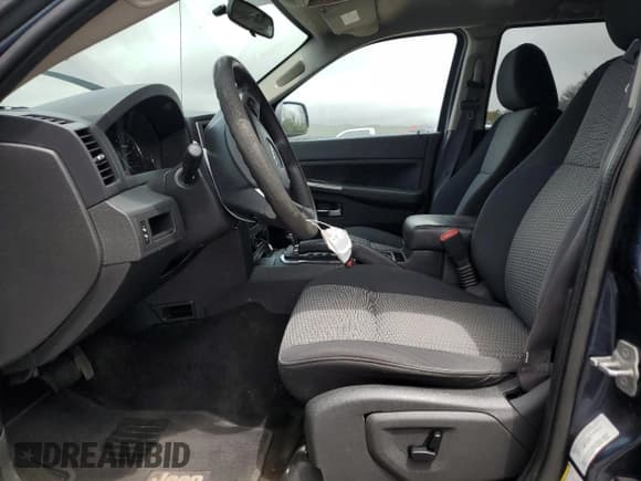 ✅ 2010 Jeep Grand Cherokee Laredo • VIN: 1J4PR4GK1AC120404 • Lot: 62216665. Wystawiony na Copart z przebiegiem 134 124 mil. Bezpłatny archiwum sprzedaży aukcyjnych z USA i szczegółowy raport historii pojazdu na DreamBid. Zdjęcie 7.