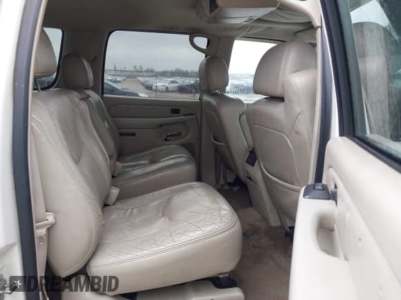 ✅ 2004 Cadillac Escalade ESV • VIN: 3GYFK66N14G313225 • Лот: 41433052. Опубликован ранее на IAAI с пробегом 239 233 миль. Бесплатный доступ к архиву аукционных продаж из США и подробный отчёт об истории автомобиля на DreamBid. Изображение 8.